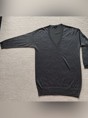 Ann Taylor Metallic Gray V-Neck Sweater | Size M | 3/4 Sleeve